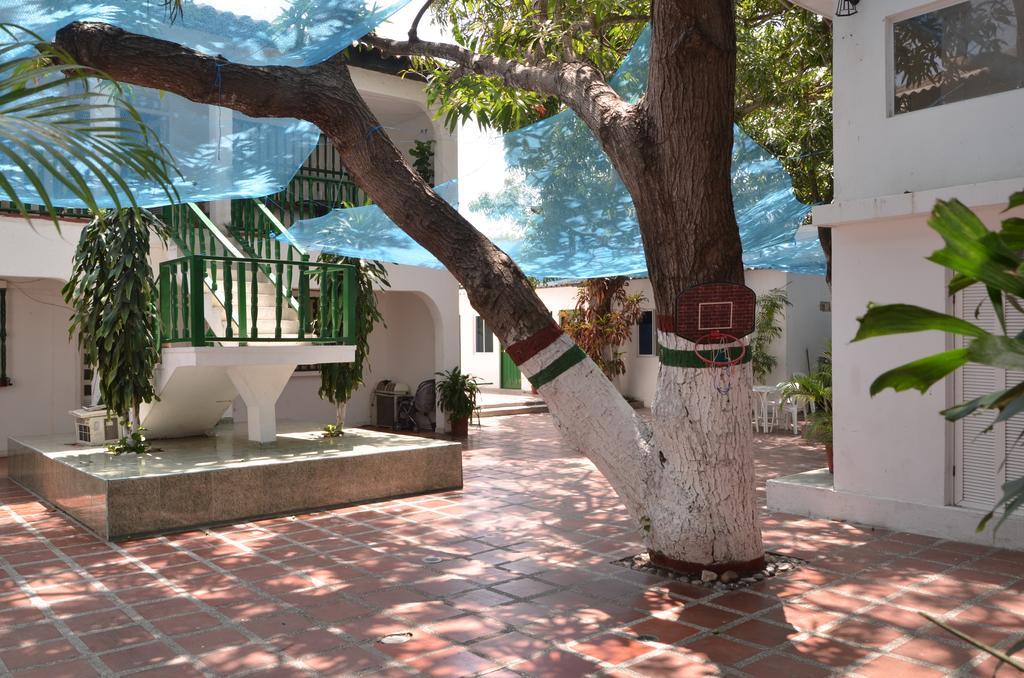Hotel Vargas Airport Cartagène Extérieur photo