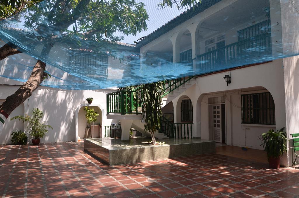 Hotel Vargas Airport Cartagène Extérieur photo
