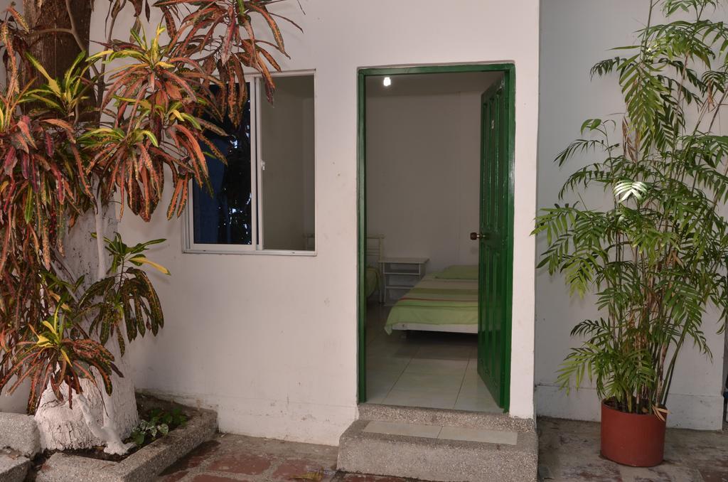 Hotel Vargas Airport Cartagène Extérieur photo