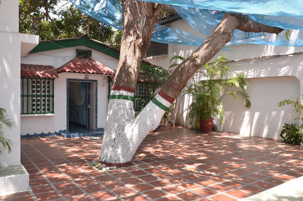 Hotel Vargas Airport Cartagène Extérieur photo