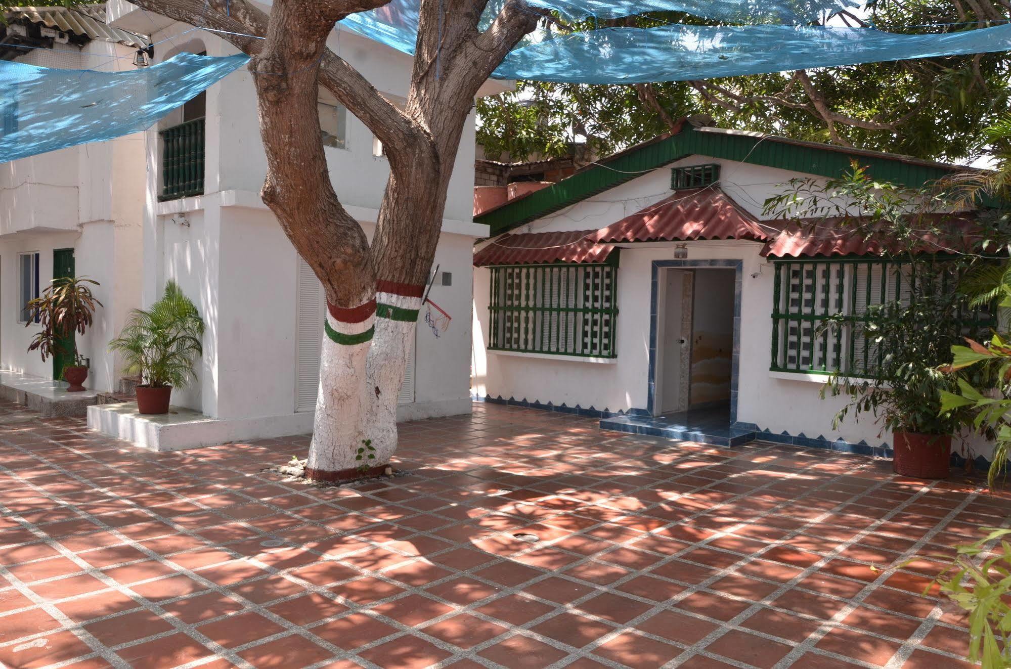 Hotel Vargas Airport Cartagène Extérieur photo