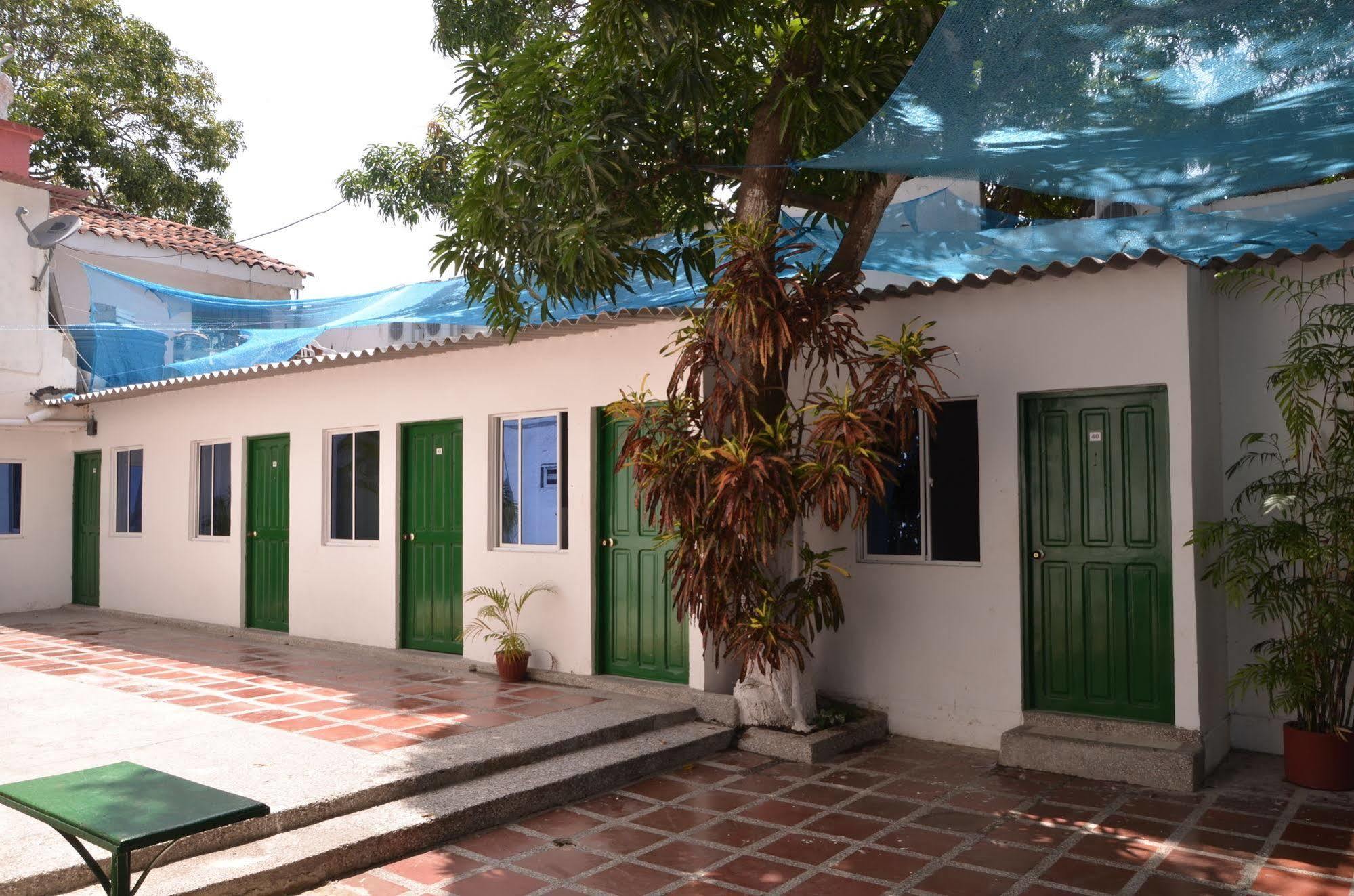 Hotel Vargas Airport Cartagène Extérieur photo