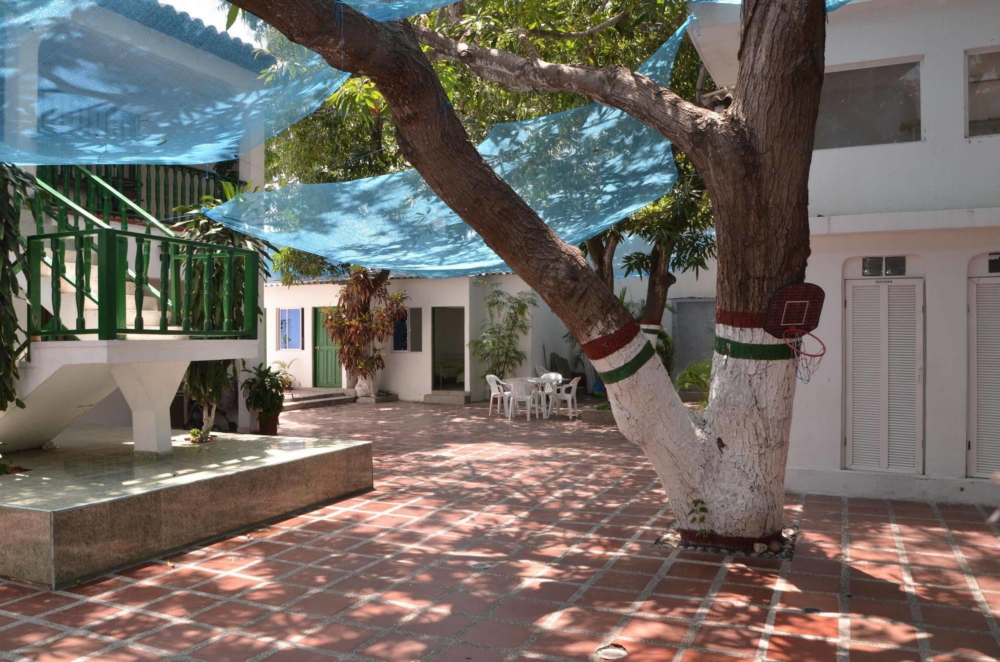 Hotel Vargas Airport Cartagène Extérieur photo
