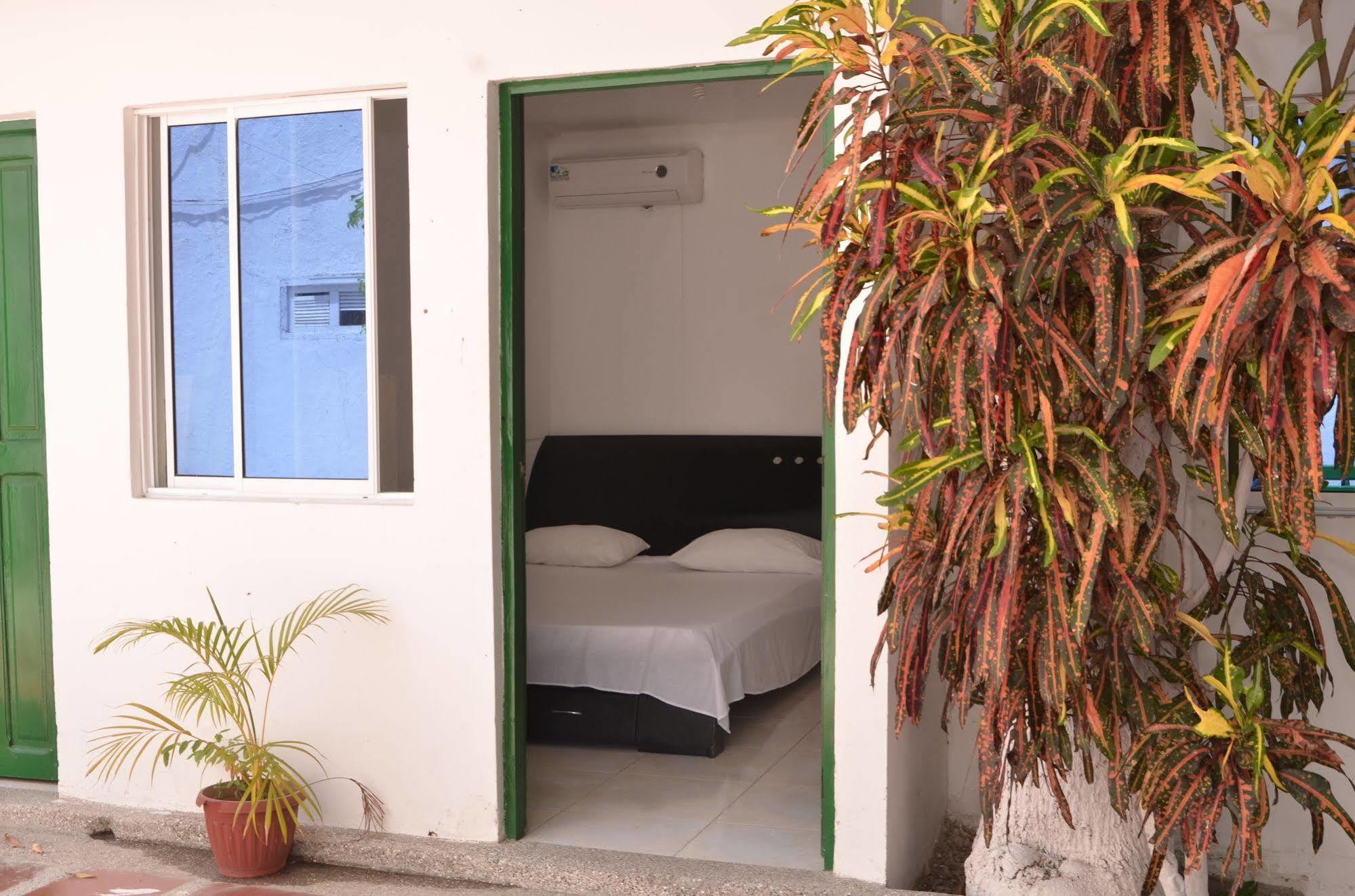Hotel Vargas Airport Cartagène Extérieur photo